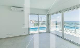 Nouveaux appartements de deux chambres à seulement 50 mètres de Praia do Inatel, Albufeira