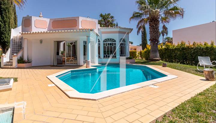 Villa Maria | Holiday Rentals | A0337