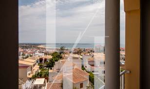 Apartamento T2 com vista mar para venda em Lagos