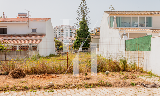 Terrain constructible avec projet approuvé à Lagos, Portugal.